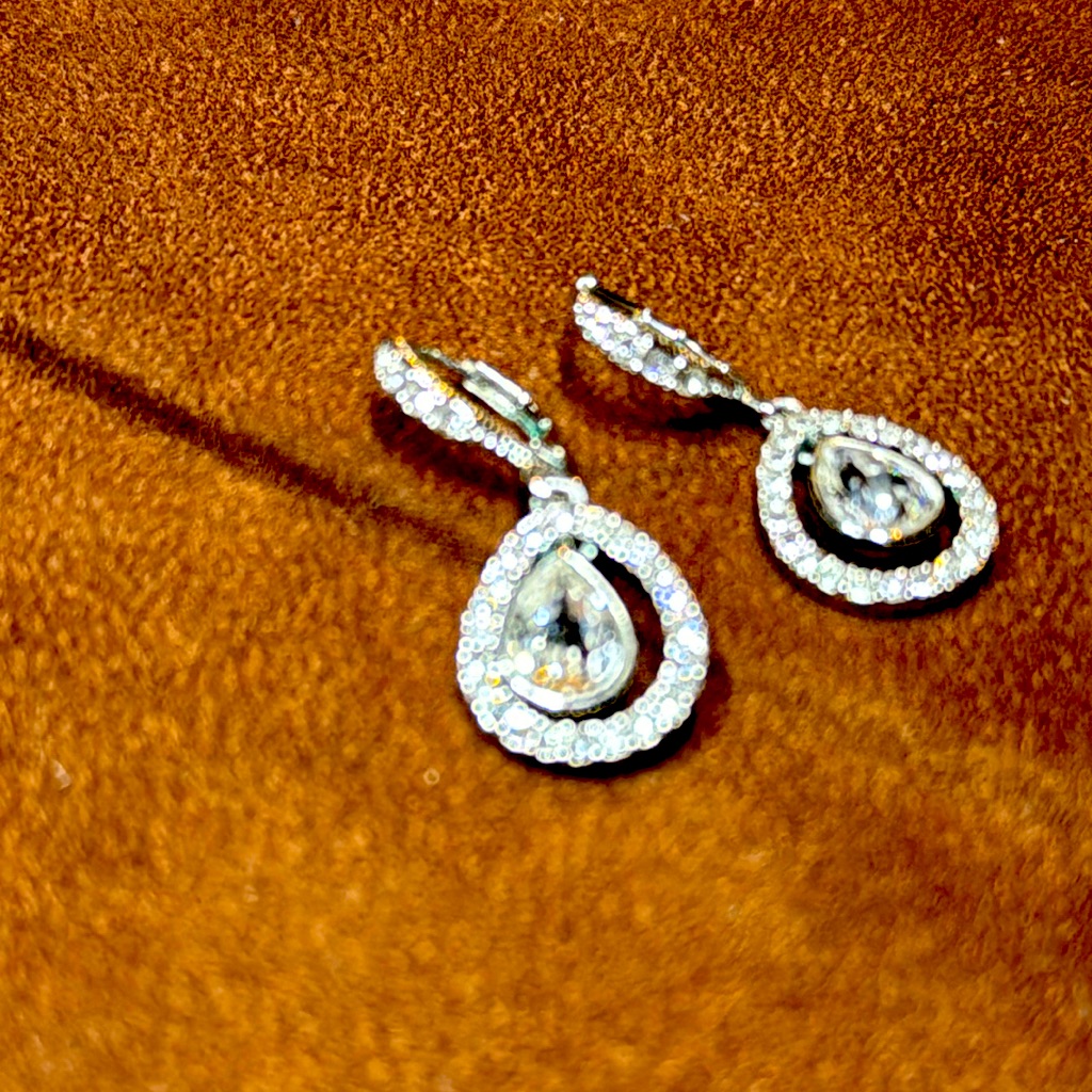 Givenchy Pear-Shape Crystal Orbital Drop Lever Back 15$